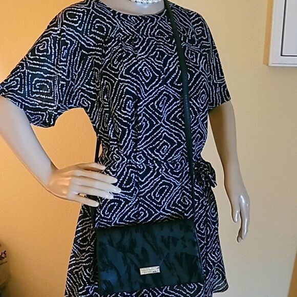 Authentic Gucci Crossbody Bag - Picture 3 of 13